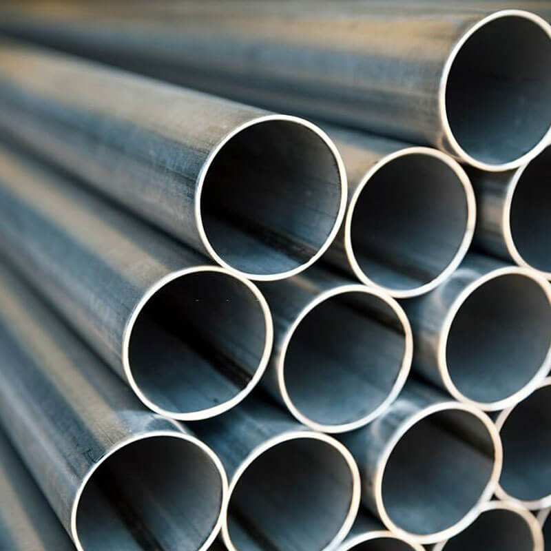 Acercamiento a tubos de acero al carbono
