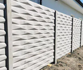 Exterior de cerca perimetral prefabricada de concreto armado